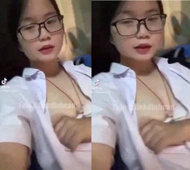 Đụ em học sinh bướm không lông