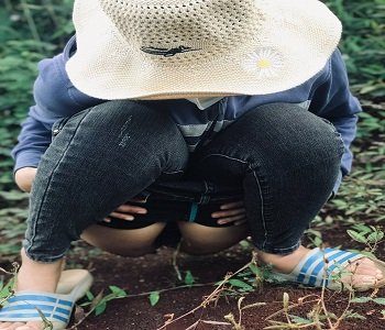 Ở bụi chuối, cô gái Tây Nguyên và anh hàng xóm địt nhau